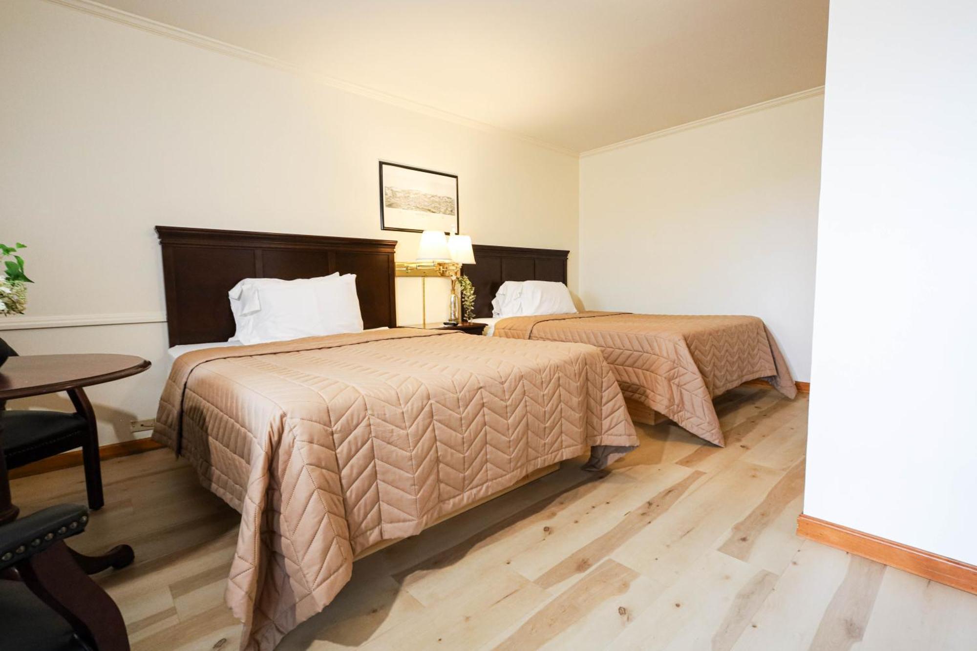 Chatham Travel Lodge Old Chatham Esterno foto